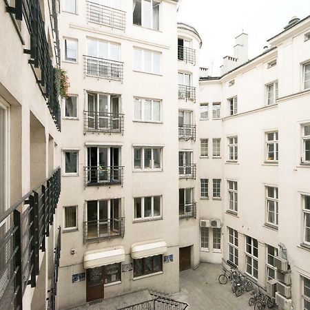 Spacious Apartment In Old Town P4You Pl 크라쿠프 외부 사진