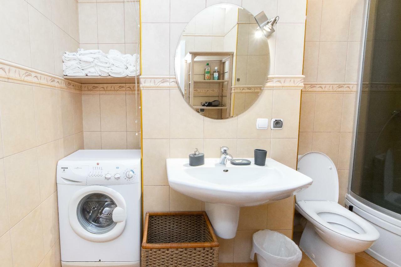 Spacious Apartment In Old Town P4You Pl 크라쿠프 외부 사진
